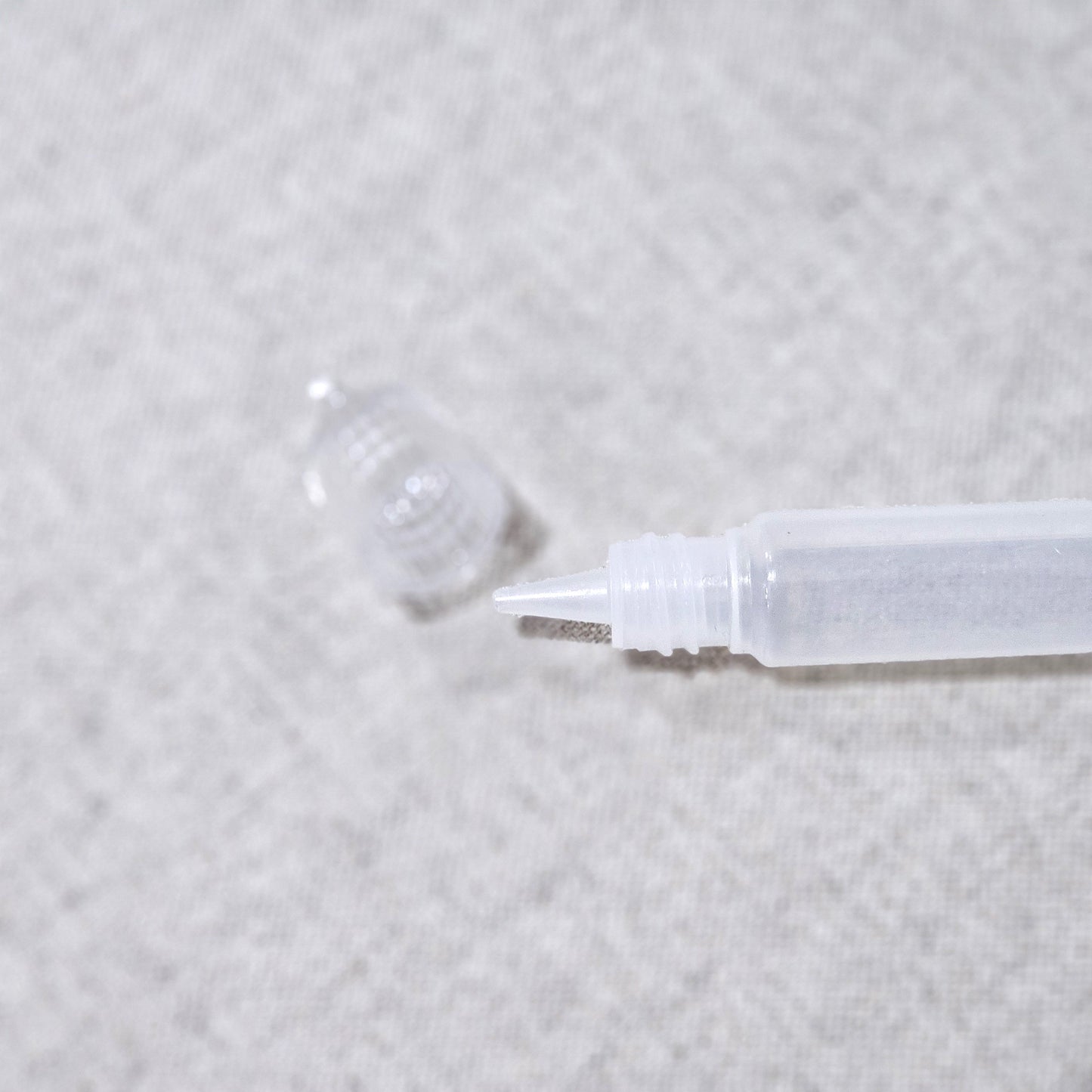 AquaGlue ペン型プラスチック容器 ユニコーンボトル ニードルボトル ガラス絵の具用ペンボトル